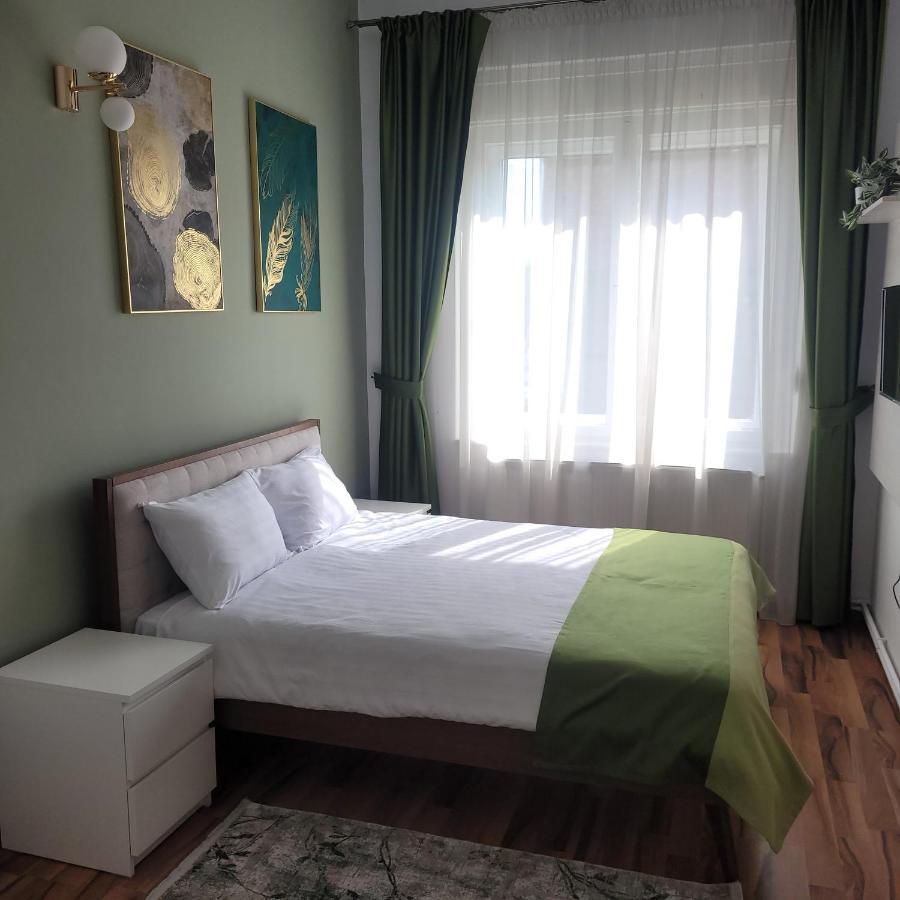 B8 - Spacious, Charming Apartment In Central Sibiu Esterno foto