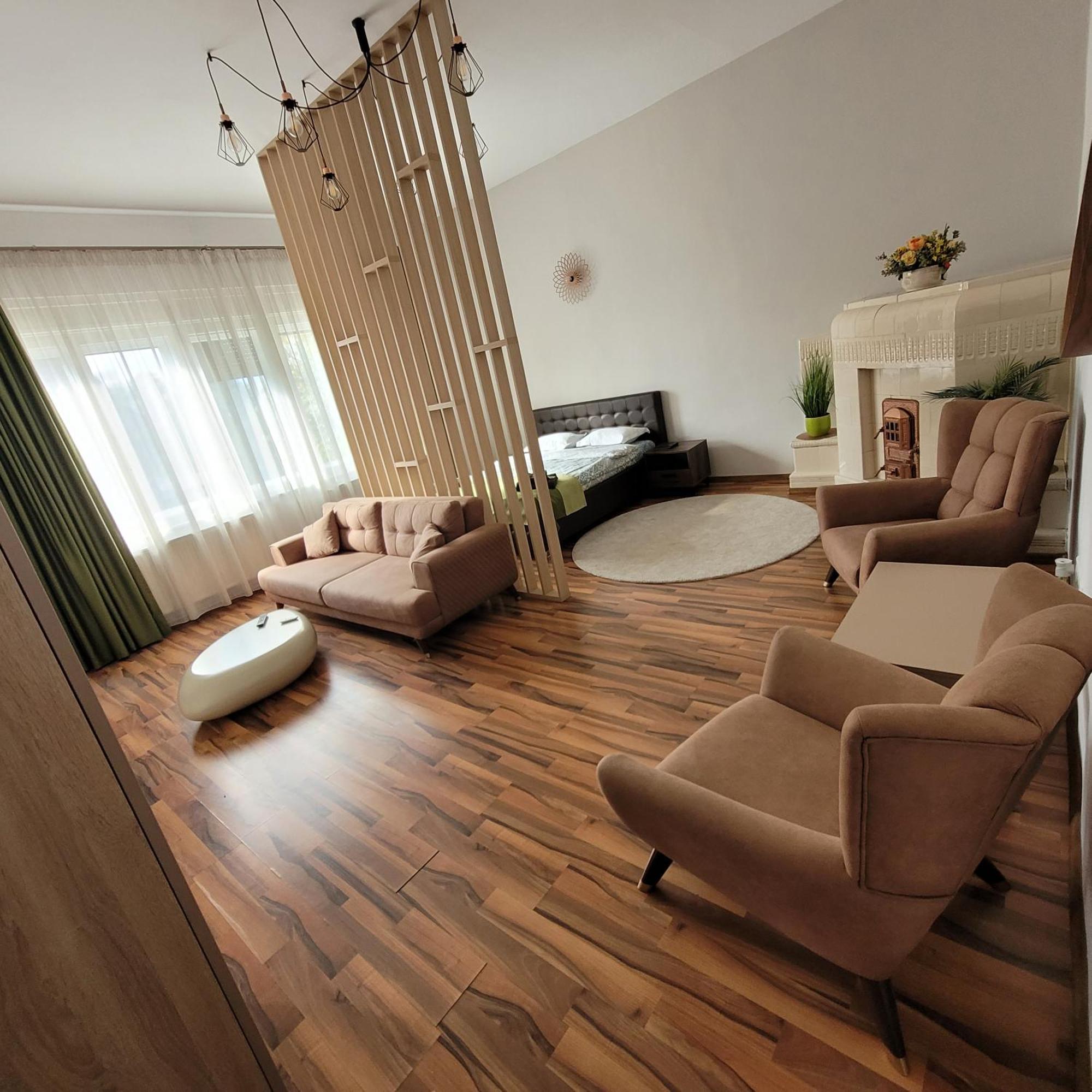B8 - Spacious, Charming Apartment In Central Sibiu Esterno foto